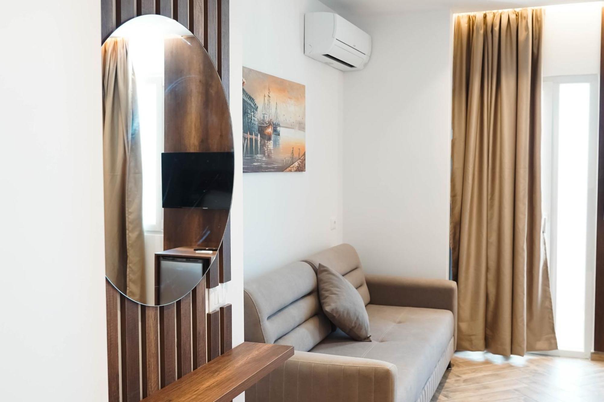 Marina Rooms Durrës Exterior foto