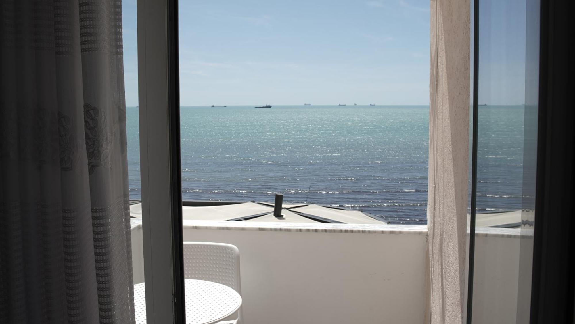 Marina Rooms Durrës Exterior foto
